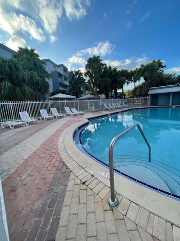 9375 Fontainebleau Blvd L219, Miami, FL 33172