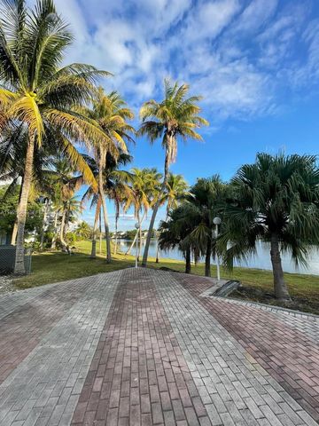 9375 Fontainebleau Blvd L219, Miami, FL 33172