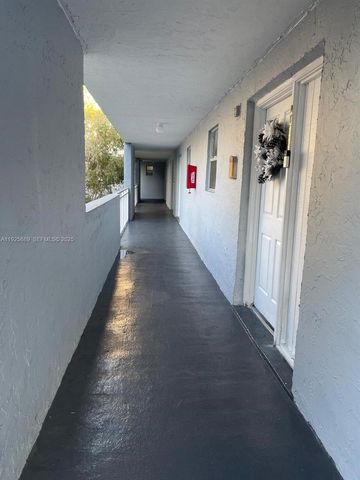 9375 Fontainebleau Blvd L219, Miami, FL 33172