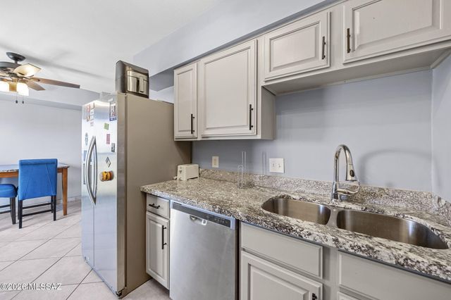 8450 E Old Spanish Trl Apt 206, Tucson, AZ 85710