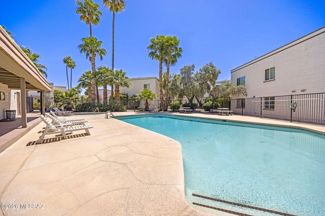8450 E Old Spanish Trl Apt 206, Tucson, AZ 85710