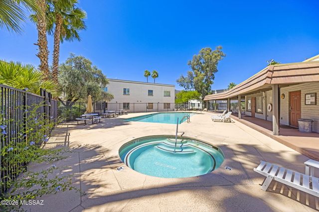 8450 E Old Spanish Trl Apt 206, Tucson, AZ 85710
