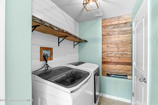 481 Almansa Street NE, Palm Bay, FL 32907