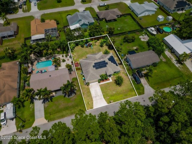 481 Almansa Street NE, Palm Bay, FL 32907