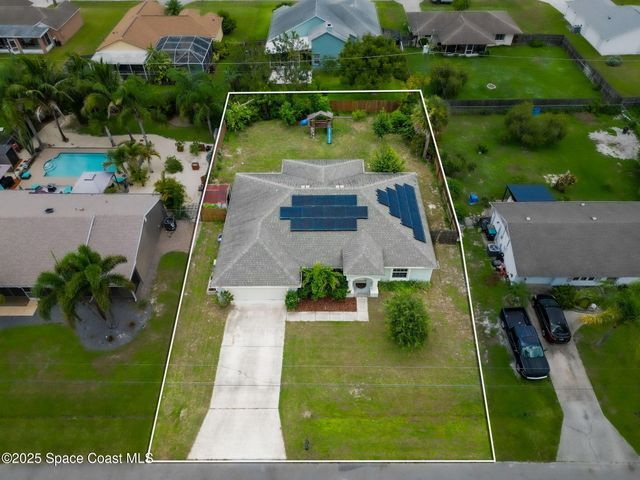481 Almansa Street NE, Palm Bay, FL 32907