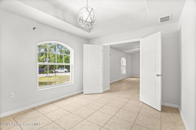481 Almansa Street NE, Palm Bay, FL 32907