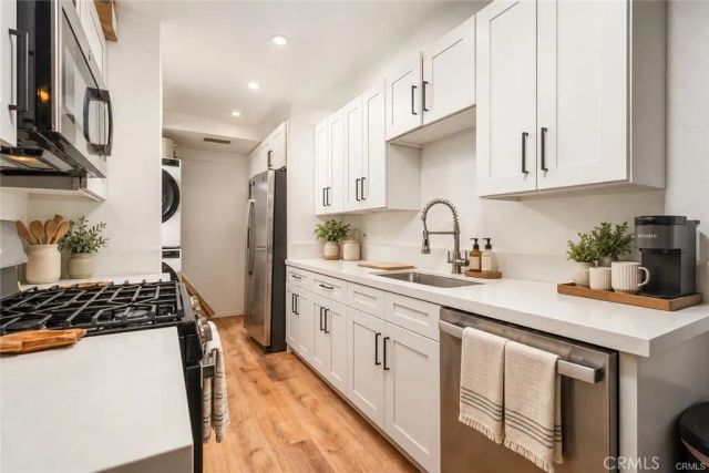 1342 W 8th Street, Upland, CA 91786