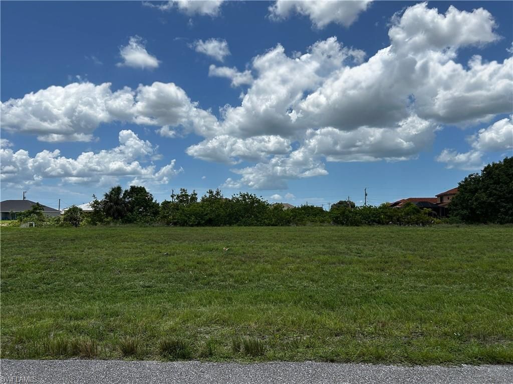 2024 NW 9th AVE, CAPE CORAL, FL 33993 — exterior