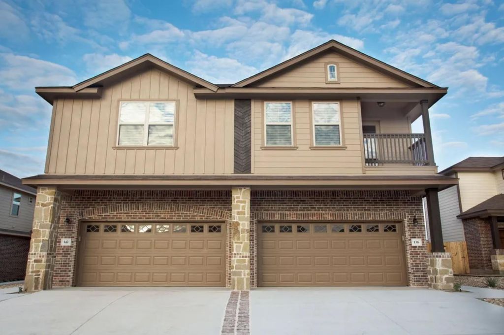 136 & 142 Lakeview CT, Kyle, TX 78640