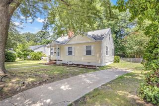 26 Rugby RD, Newport News, VA 23606