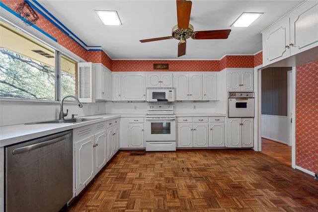 2425 Wendy Lane, Waco, TX 76710