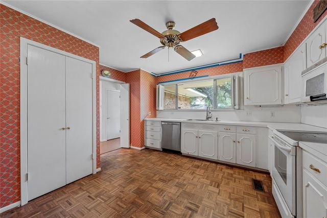 2425 Wendy Lane, Waco, TX 76710
