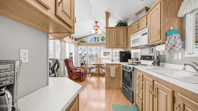 4 Orecart Drive 4, Apache Junction, AZ 85119