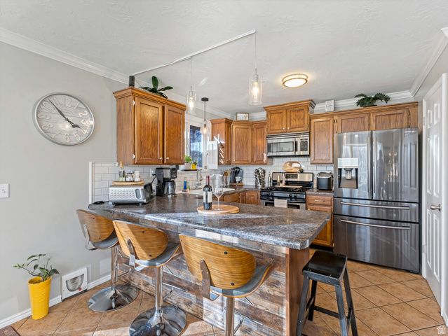 11270 S FARNSWORTH LN, Sandy, UT 84070