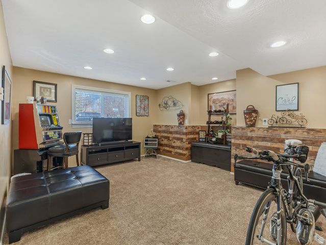 11270 S FARNSWORTH LN, Sandy, UT 84070