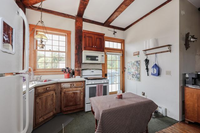 4 Youngs Hill Road, Loudon, NH 03307