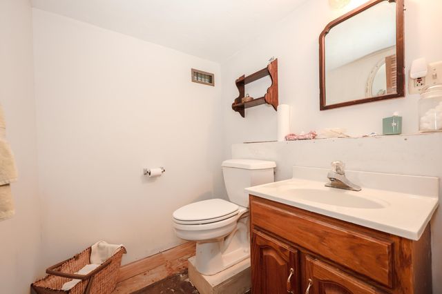 4 Youngs Hill Road, Loudon, NH 03307