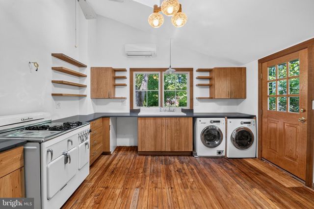 3456 SENECA ST, Baltimore, MD 21211
