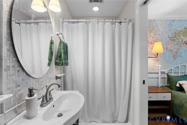 606 Westham Woods Dr, Henrico, VA 23229
