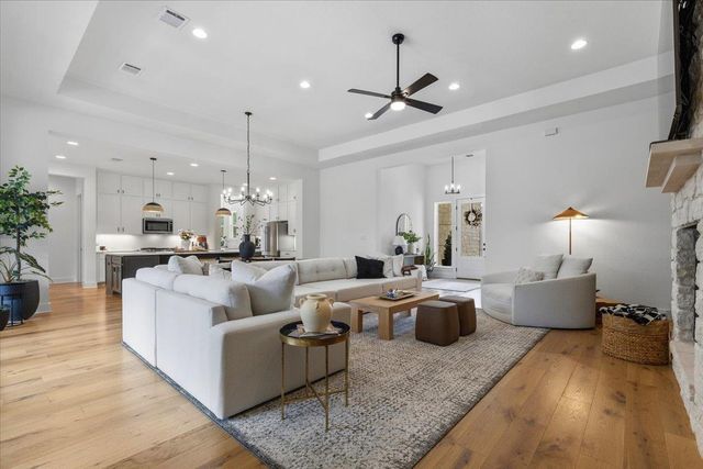 101 Onion Creek LN, Driftwood, TX 78619