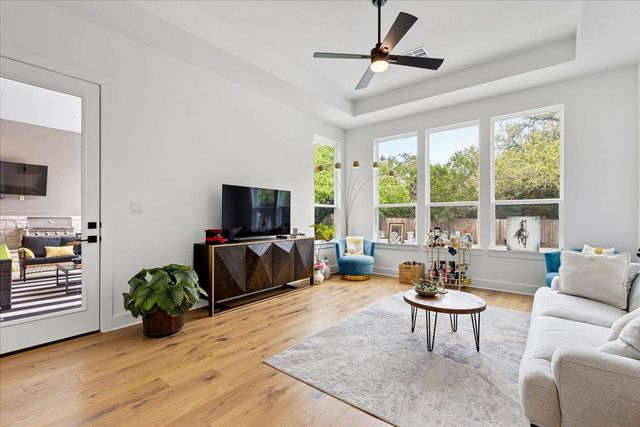 101 Onion Creek LN, Driftwood, TX 78619