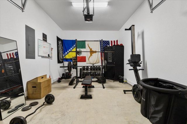 101 Onion Creek LN, Driftwood, TX 78619