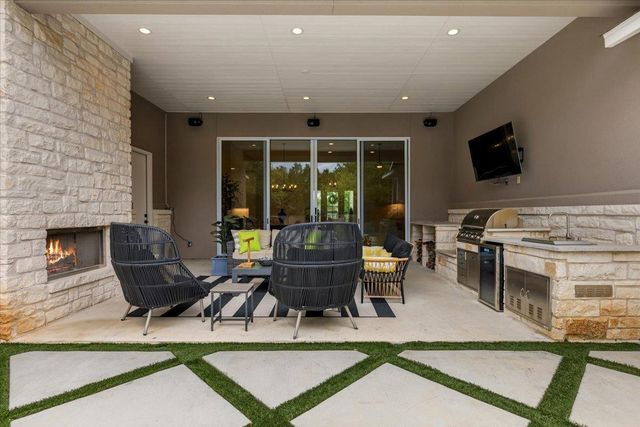 101 Onion Creek LN, Driftwood, TX 78619