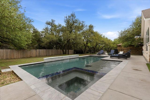 101 Onion Creek LN, Driftwood, TX 78619