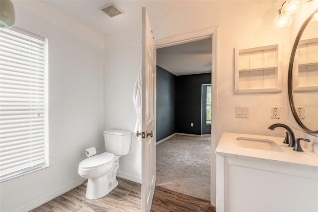 1031 E WALTS AVENUE, Deland, FL 32724