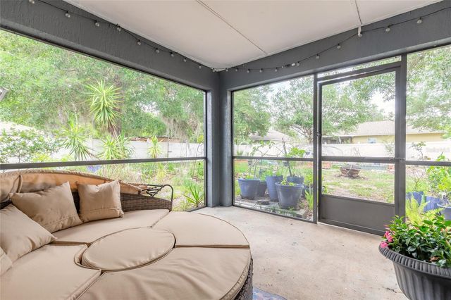 1031 E WALTS AVENUE, Deland, FL 32724