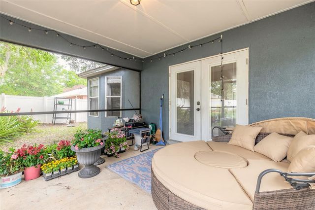 1031 E WALTS AVENUE, Deland, FL 32724