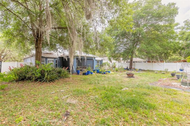 1031 E WALTS AVENUE, Deland, FL 32724