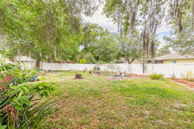 1031 E WALTS AVENUE, Deland, FL 32724