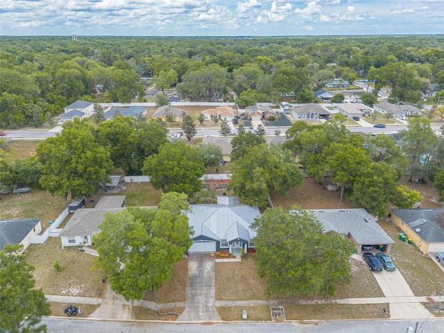 1031 E WALTS AVENUE, Deland, FL 32724