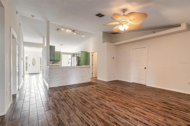 1031 E WALTS AVENUE, Deland, FL 32724