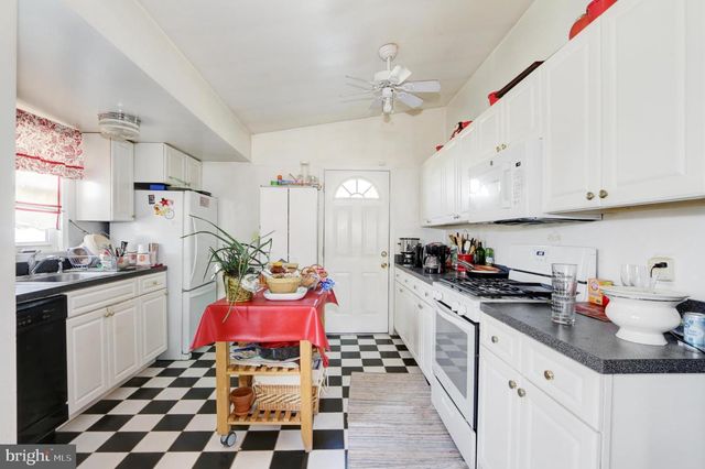 2040 HAMILTON AVE, Atlantic City, NJ 08401