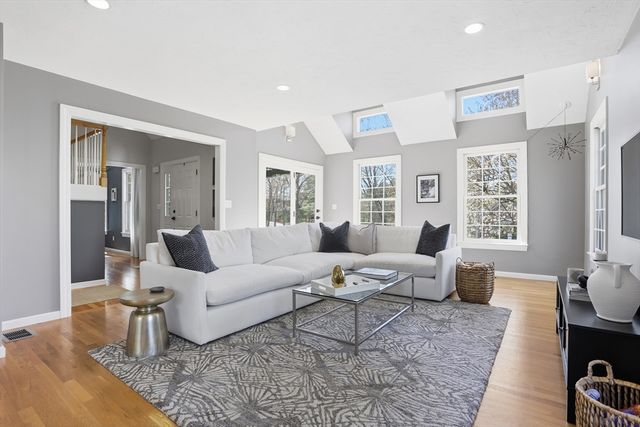 272 West Main Street, Westborough, MA 01581