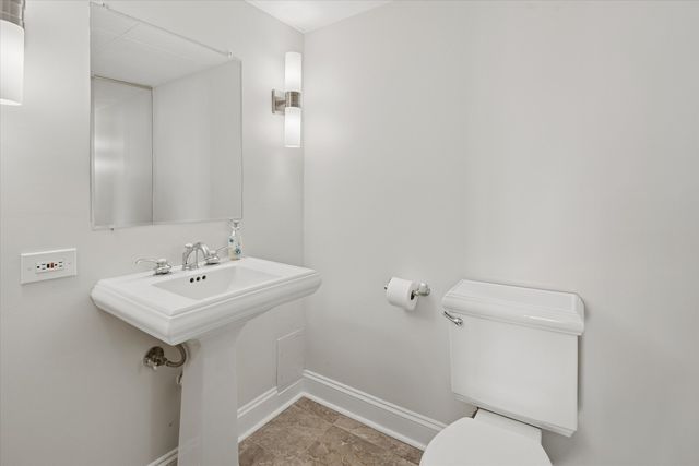 3470 N Lake Shore Drive 14B, Chicago, IL 60657