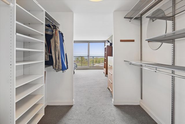 3470 N Lake Shore Drive 14B, Chicago, IL 60657