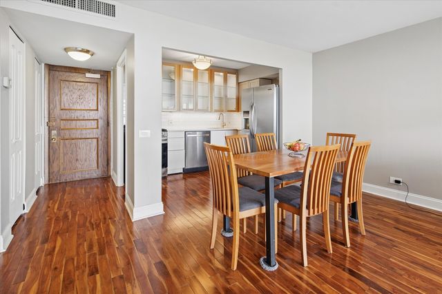 3470 N Lake Shore Drive 14B, Chicago, IL 60657