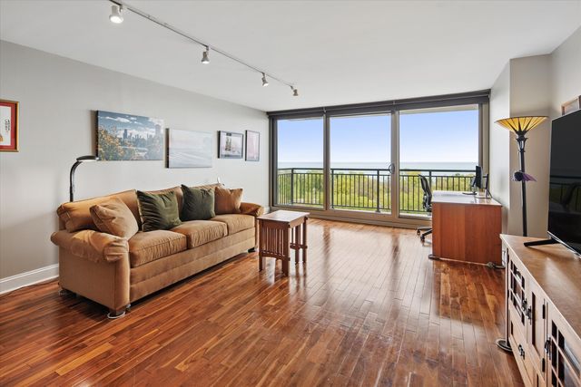 3470 N Lake Shore Drive 14B, Chicago, IL 60657