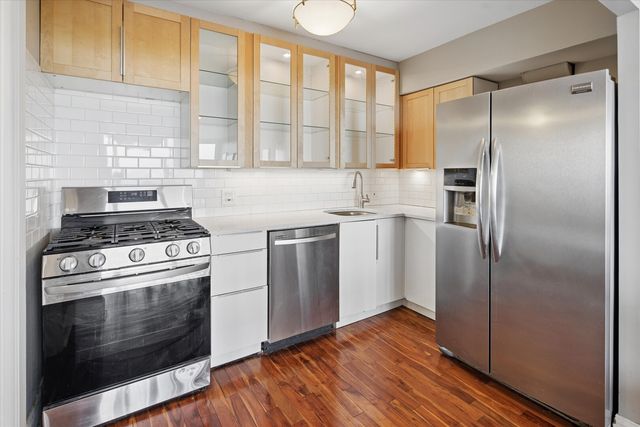 3470 N Lake Shore Drive 14B, Chicago, IL 60657