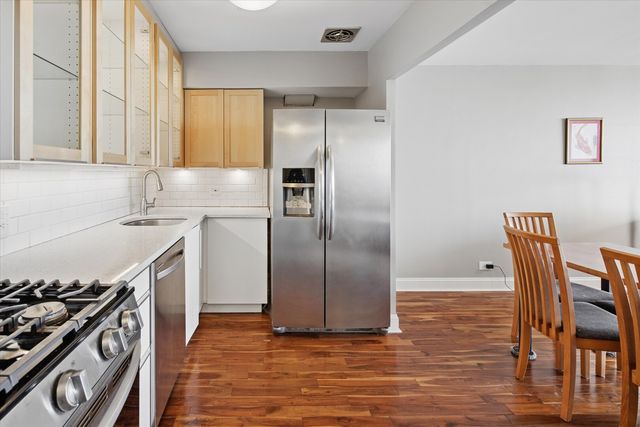 3470 N Lake Shore Drive 14B, Chicago, IL 60657