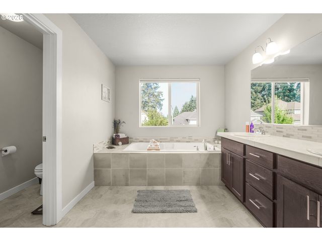 14446 Se GARLAND Ln, Milwaukie, OR 97267