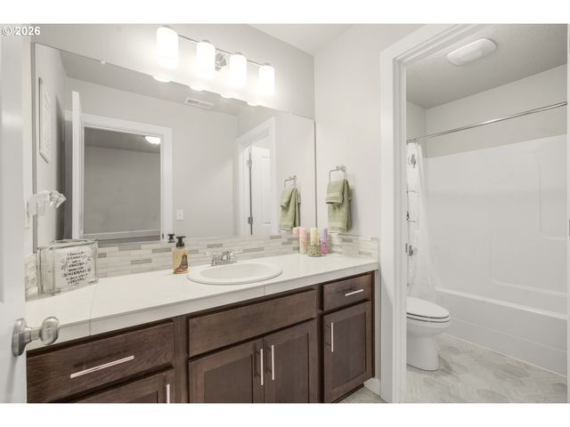 14446 Se GARLAND Ln, Milwaukie, OR 97267