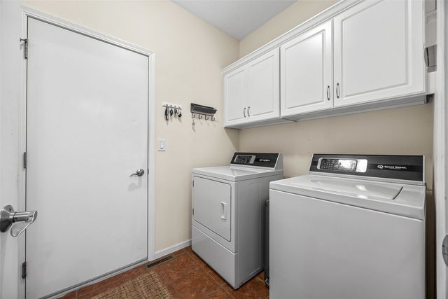 4020 Riverview Lane NE, Iowa City, IA 52240