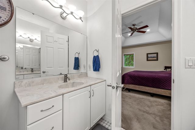 4020 Riverview Lane NE, Iowa City, IA 52240