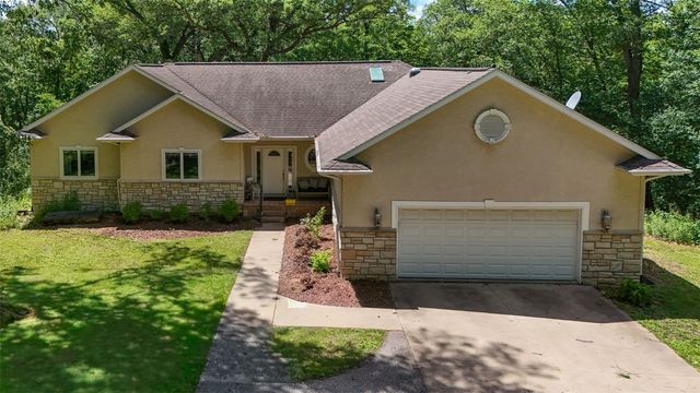 4020 Riverview Lane NE, Iowa City, IA 52240