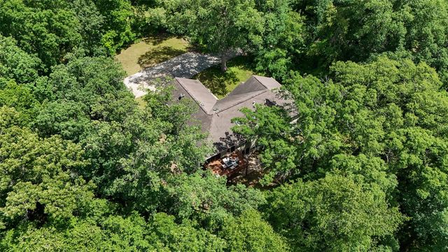 4020 Riverview Lane NE, Iowa City, IA 52240