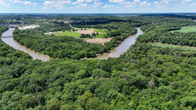4020 Riverview Lane NE, Iowa City, IA 52240